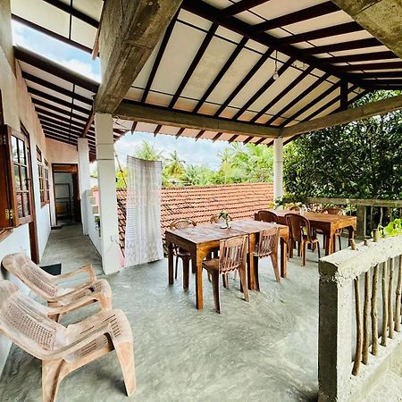 Sanithu Homestay And Villa ガル エクステリア 写真