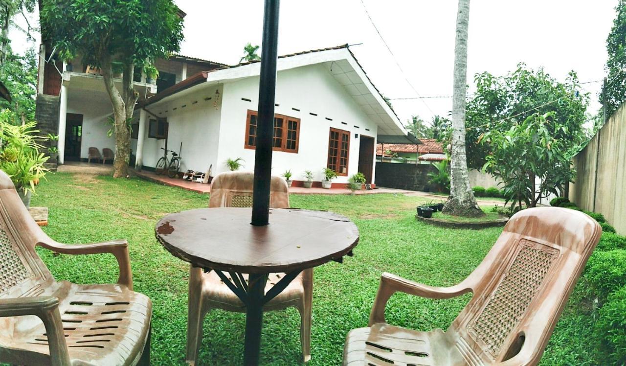 Sanithu Homestay And Villa ガル エクステリア 写真