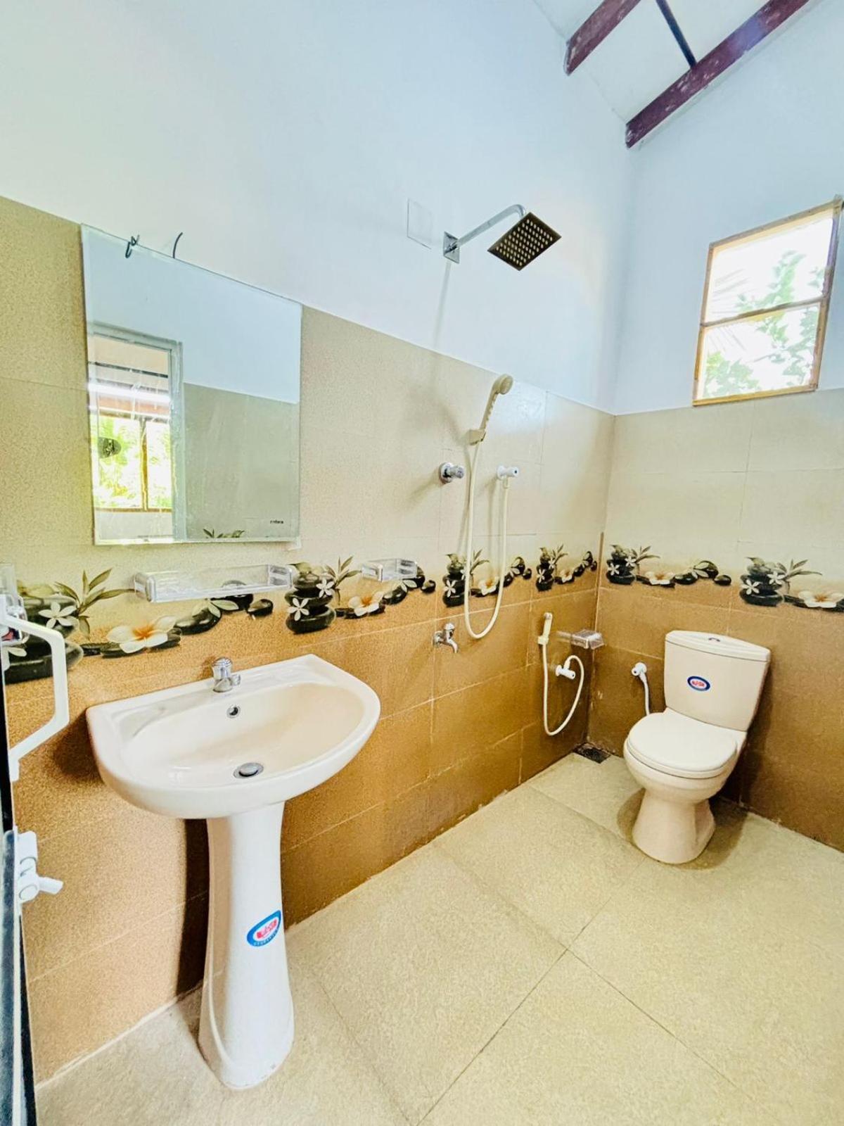 Sanithu Homestay And Villa ガル エクステリア 写真