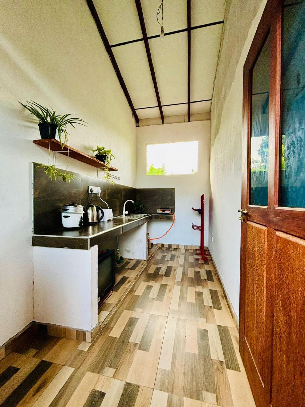 Sanithu Homestay And Villa ガル エクステリア 写真