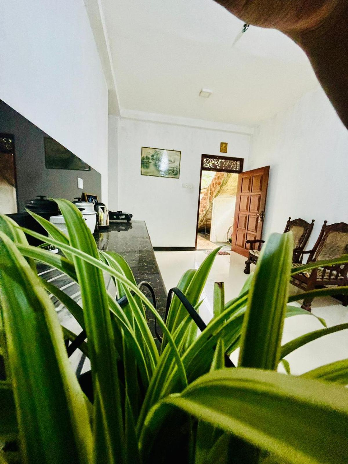 Sanithu Homestay And Villa ガル エクステリア 写真