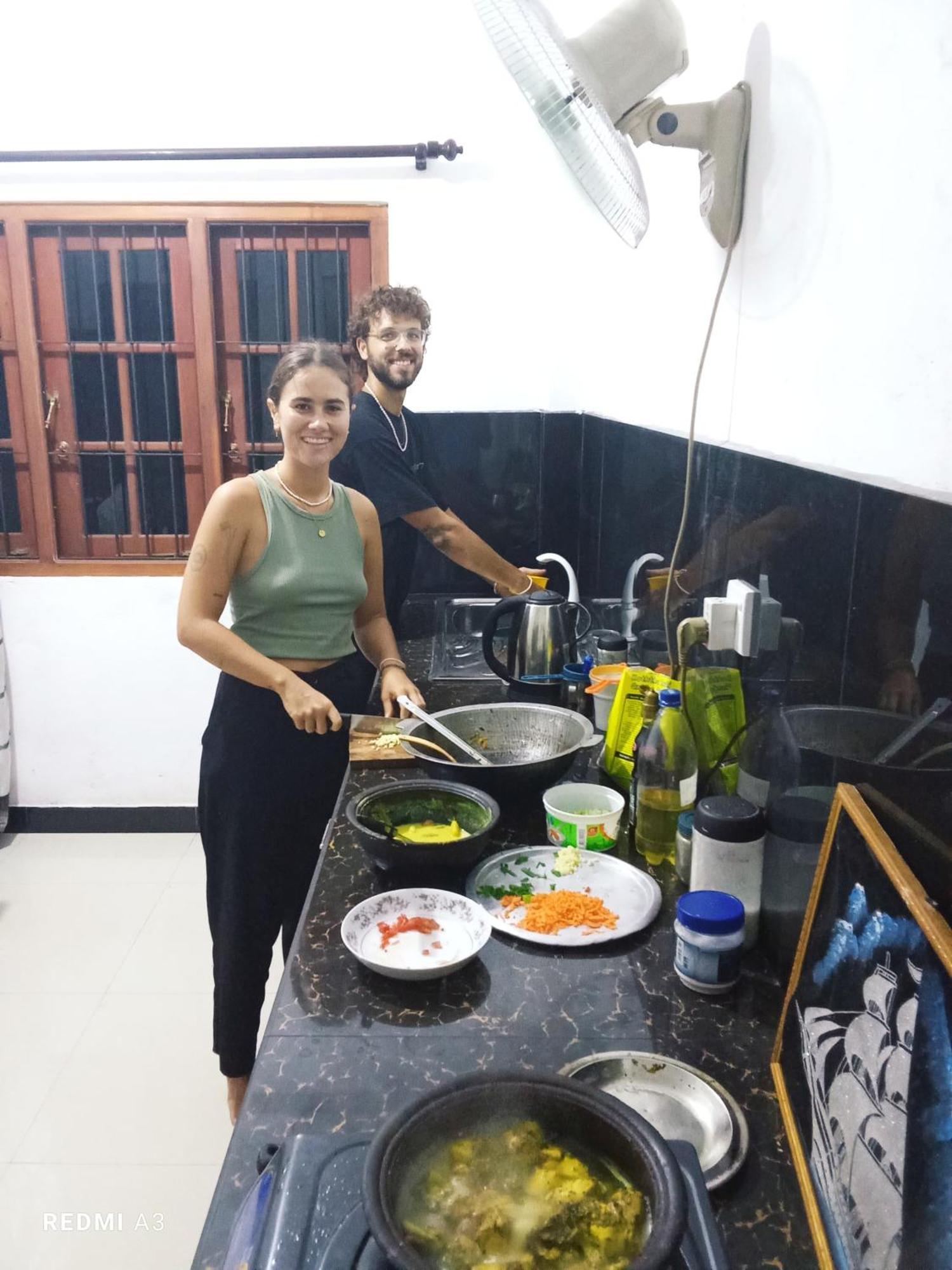 Sanithu Homestay And Villa ガル エクステリア 写真