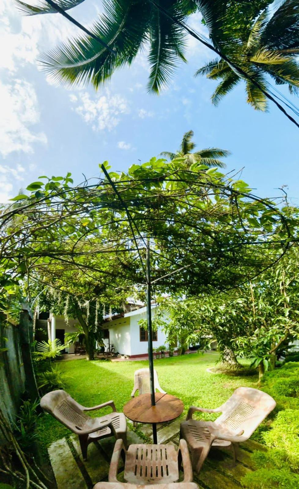 Sanithu Homestay And Villa ガル エクステリア 写真